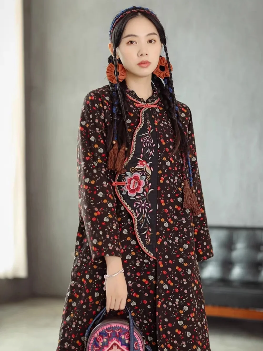 New women's winter clothes Brown cotton linen padded coats Chinese style embroidery floral pattern outerwears