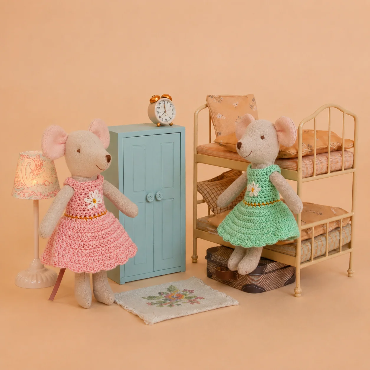 Cute Handmade Fabric Mouse Doll Knitted Clothes Soft Plush Toy Montessori Pretend Play Doll Kids Room Decor Gift