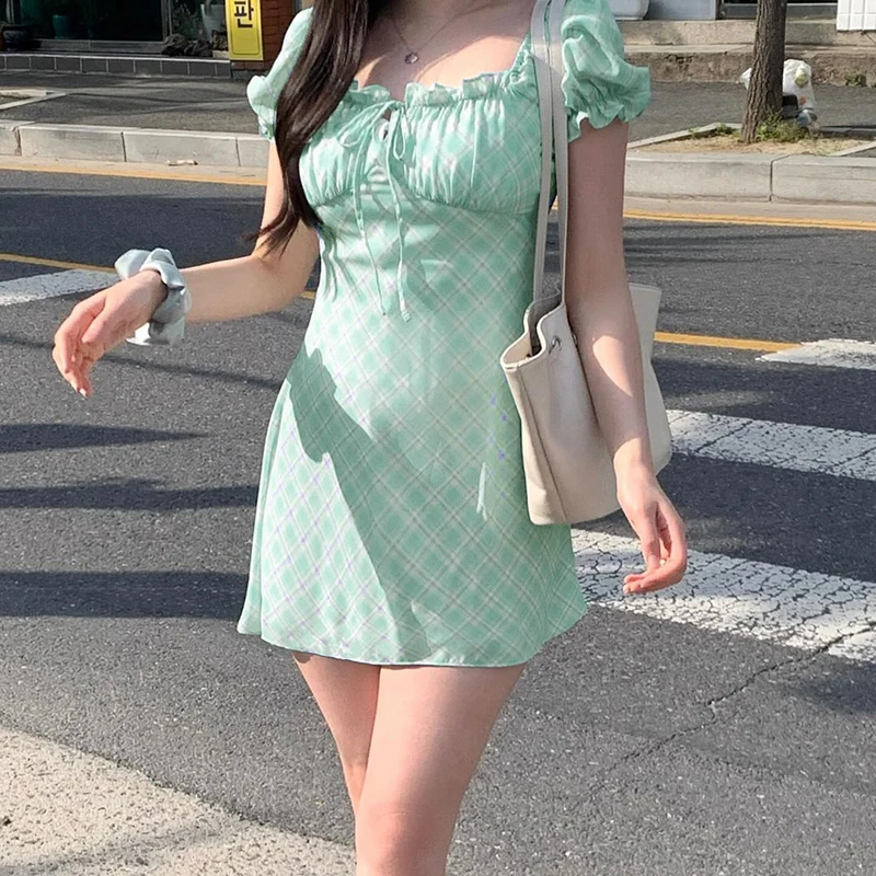 Vestidos sexis para mujer, novedad de verano, ropa de calle verde con estampado de moda a cuadros, Mini vestido de manga corta para fiesta y Club, vestido sin mangas elegante para mujer