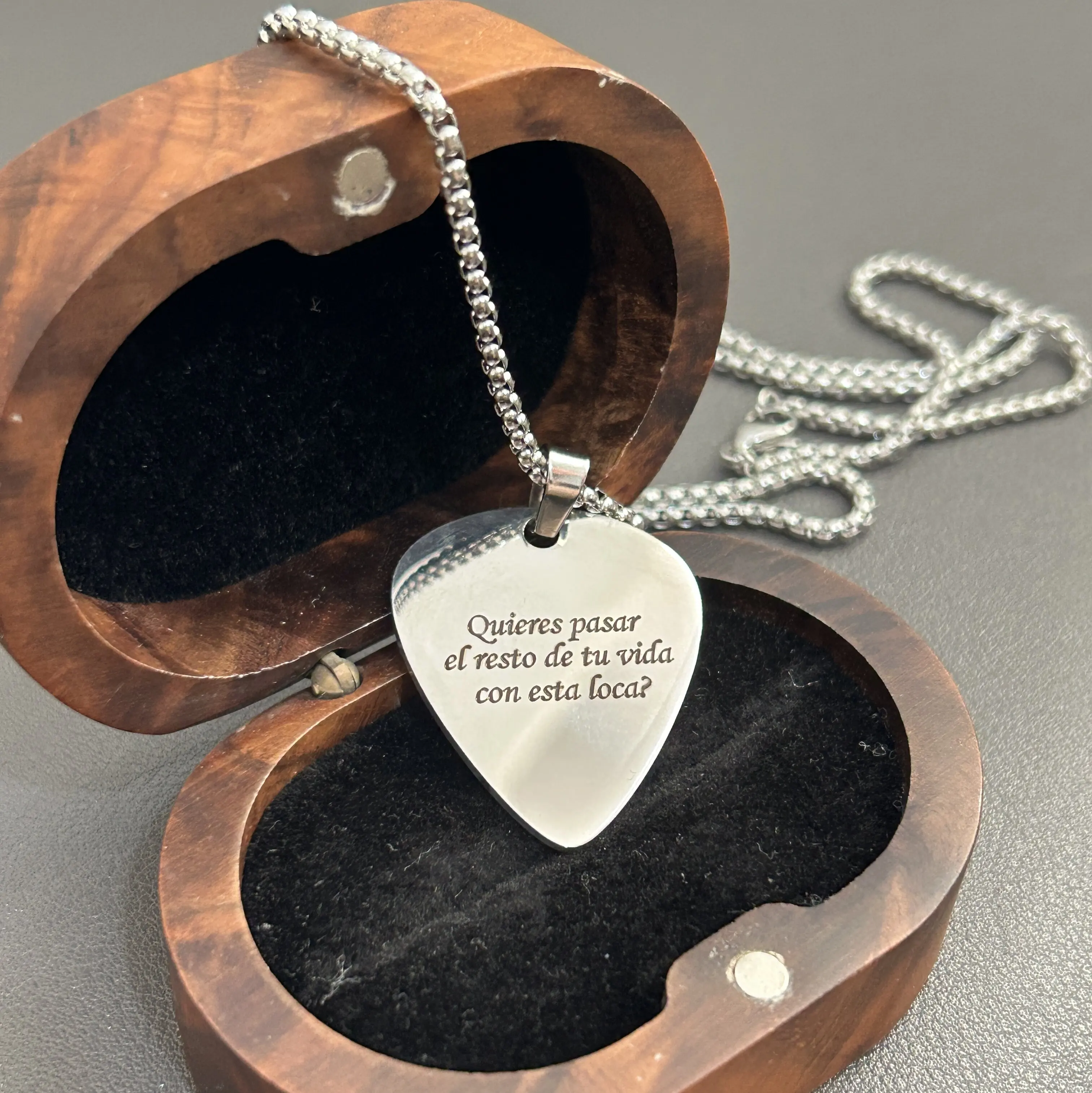 Guitar Pick Necklace Men Women Waterproof Stainless Steel Guitar Picks Pendant Collar Handwriting Photo Jewelry Anniversary Gift