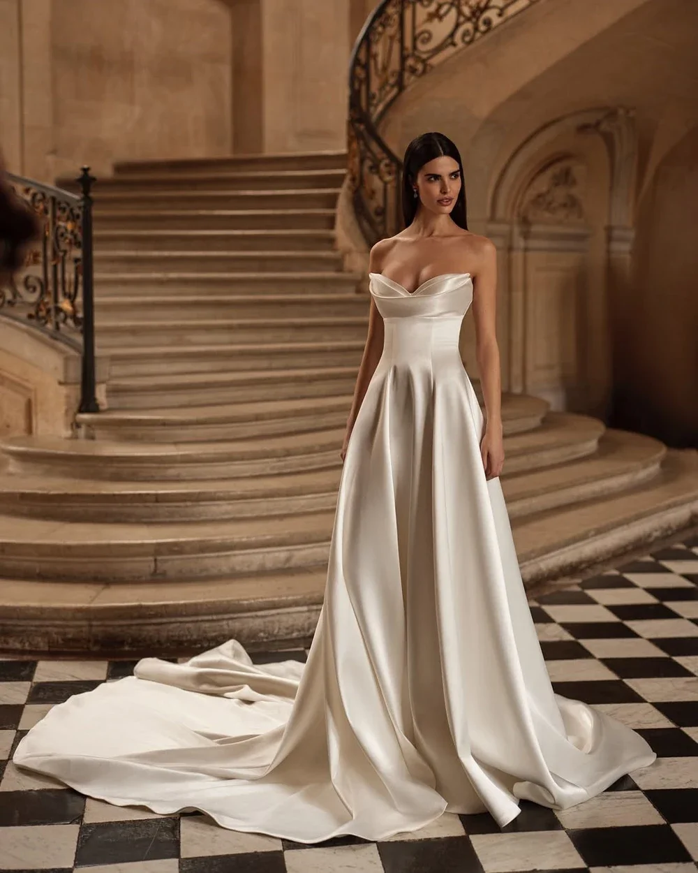 

MANRAY Satin A-Line Wedding Dresses Corset Customized Sweetheart Neck Zipper Back Court Train Bridal Party Gown