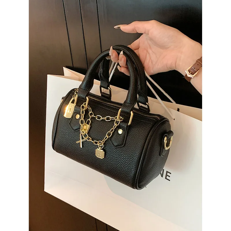 High-End Design Sense Niche Roundness Bag 2023 New Female Chains Crossbody Pack Popular Sweet Cool Boston Handbag PU Leather