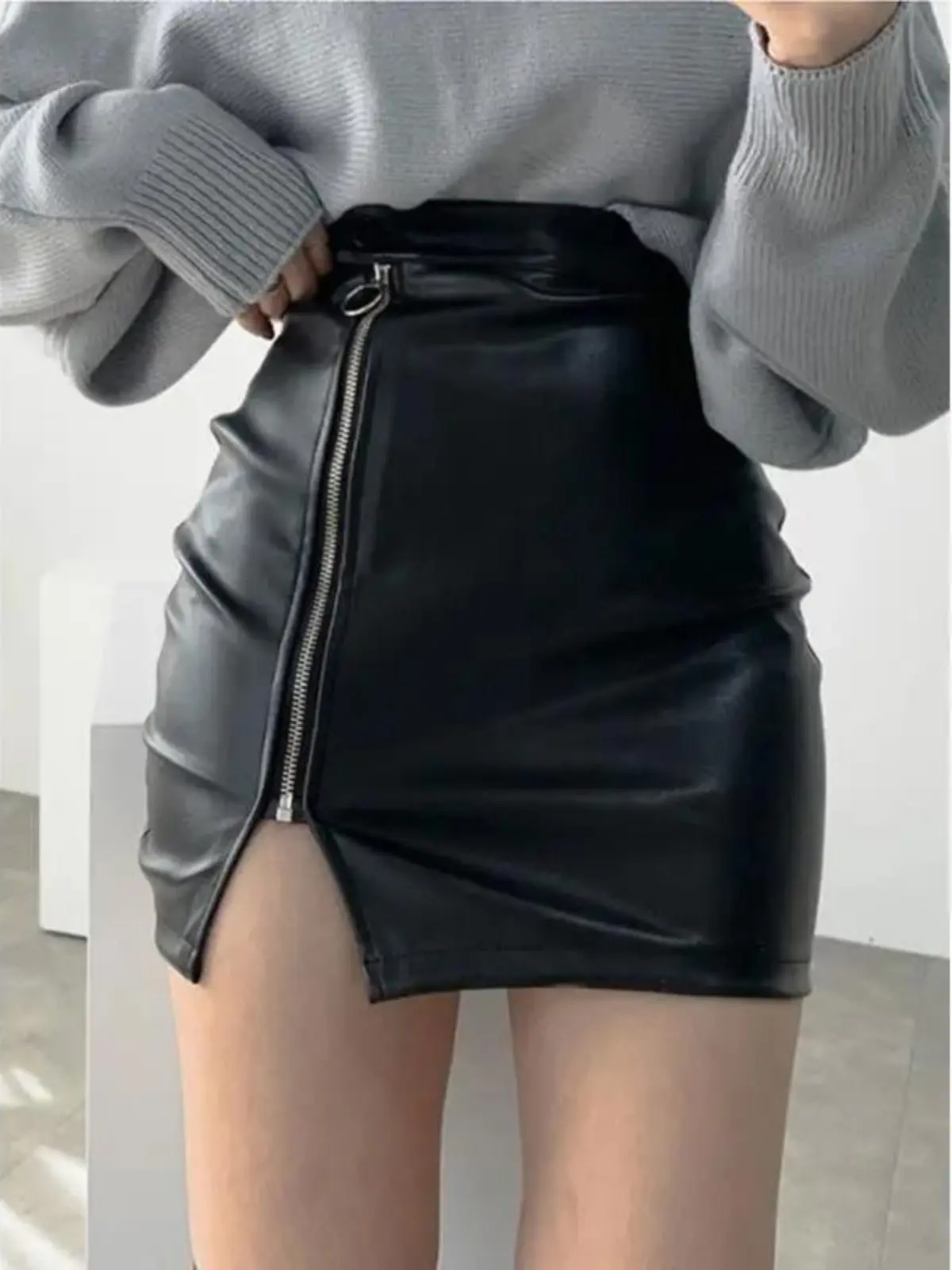 Women's Black Gothic Emo Leather Skirt Vintage 2000s High Waist Skirts Harajuku Korean Style Y2k A-line Skirt with Slit Summer