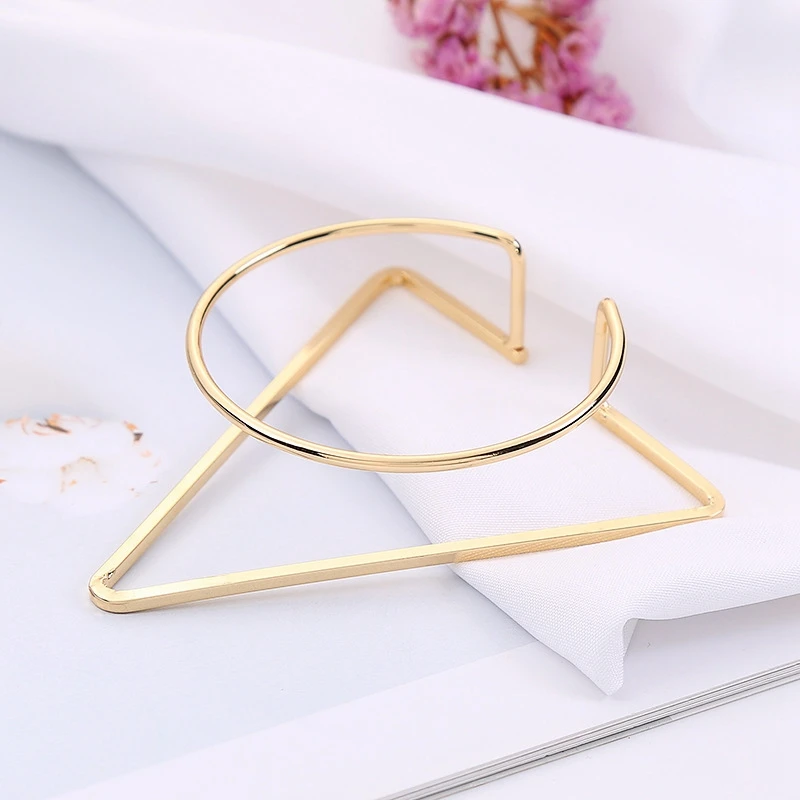 Serviette à trois coins de style nordique haut de gamme, modèle de structure souple, meubles de chambre, ornements britanniques, anneau de serviette