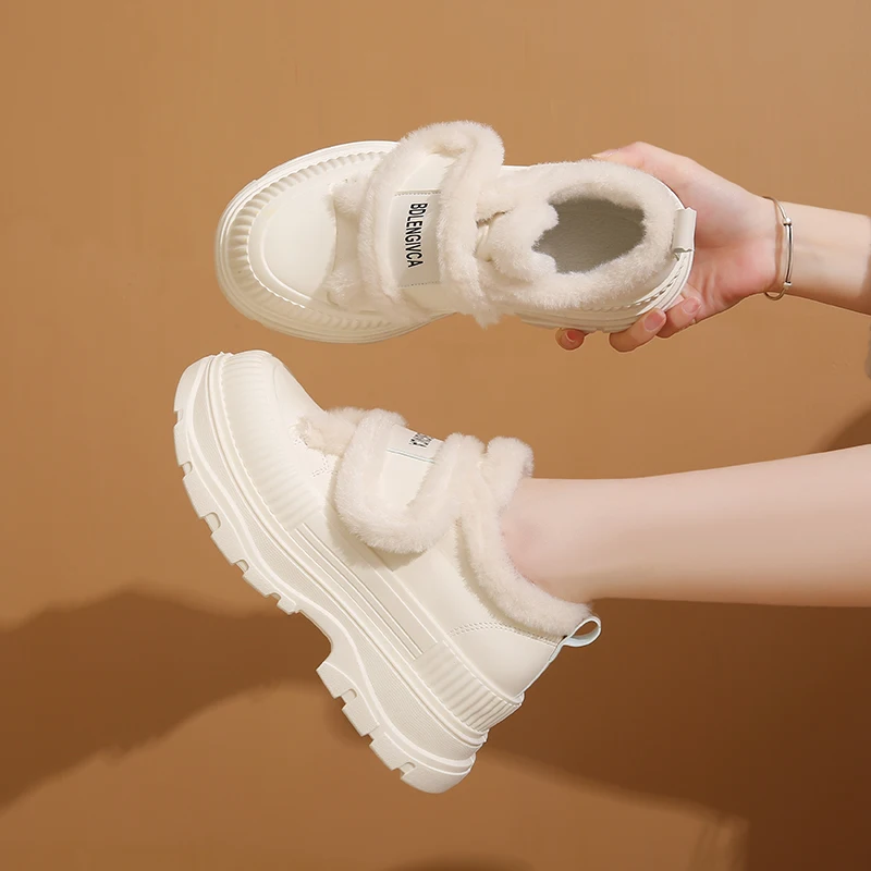 الأحذية النسائية 2024 الخريف/الشتاء مجموعة جديدة مع الأحذية القطنية السميكة المخملية والدافئة سميكة القاع أحذية كاجوال متعددة الاستخدامات