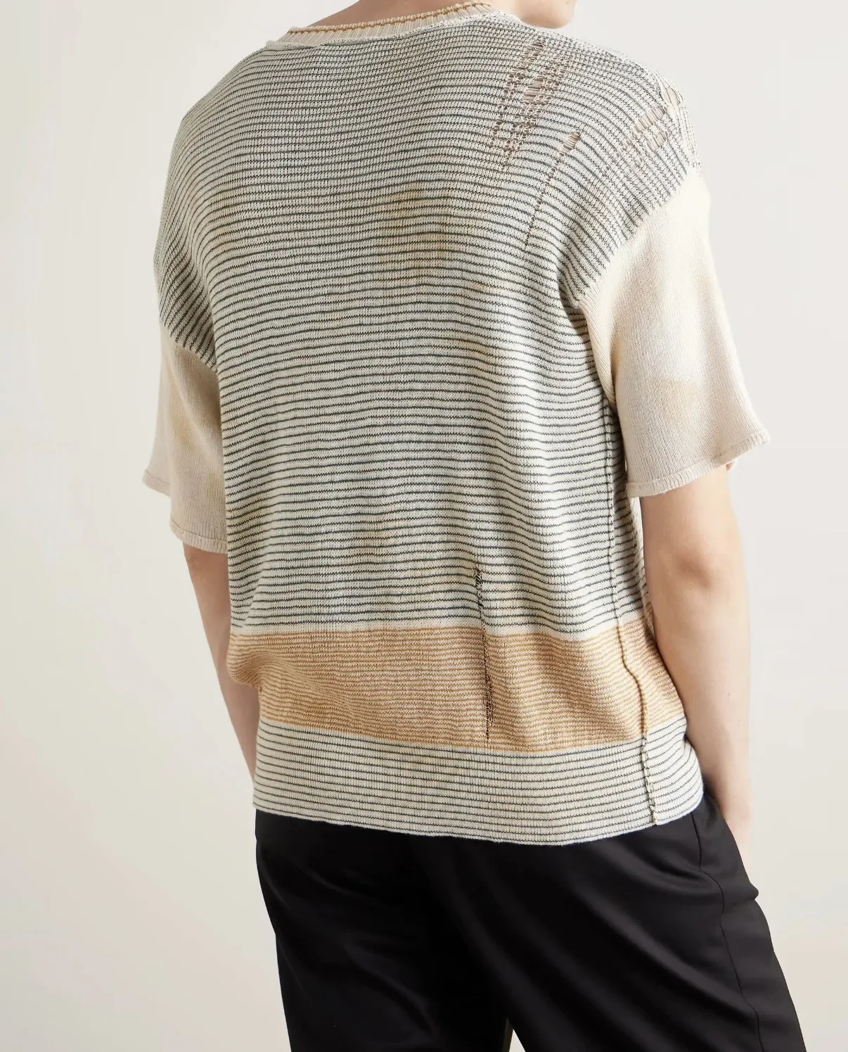 ER/D 25ss HereComes V-neck spoiled distressed short-sleeved sweater