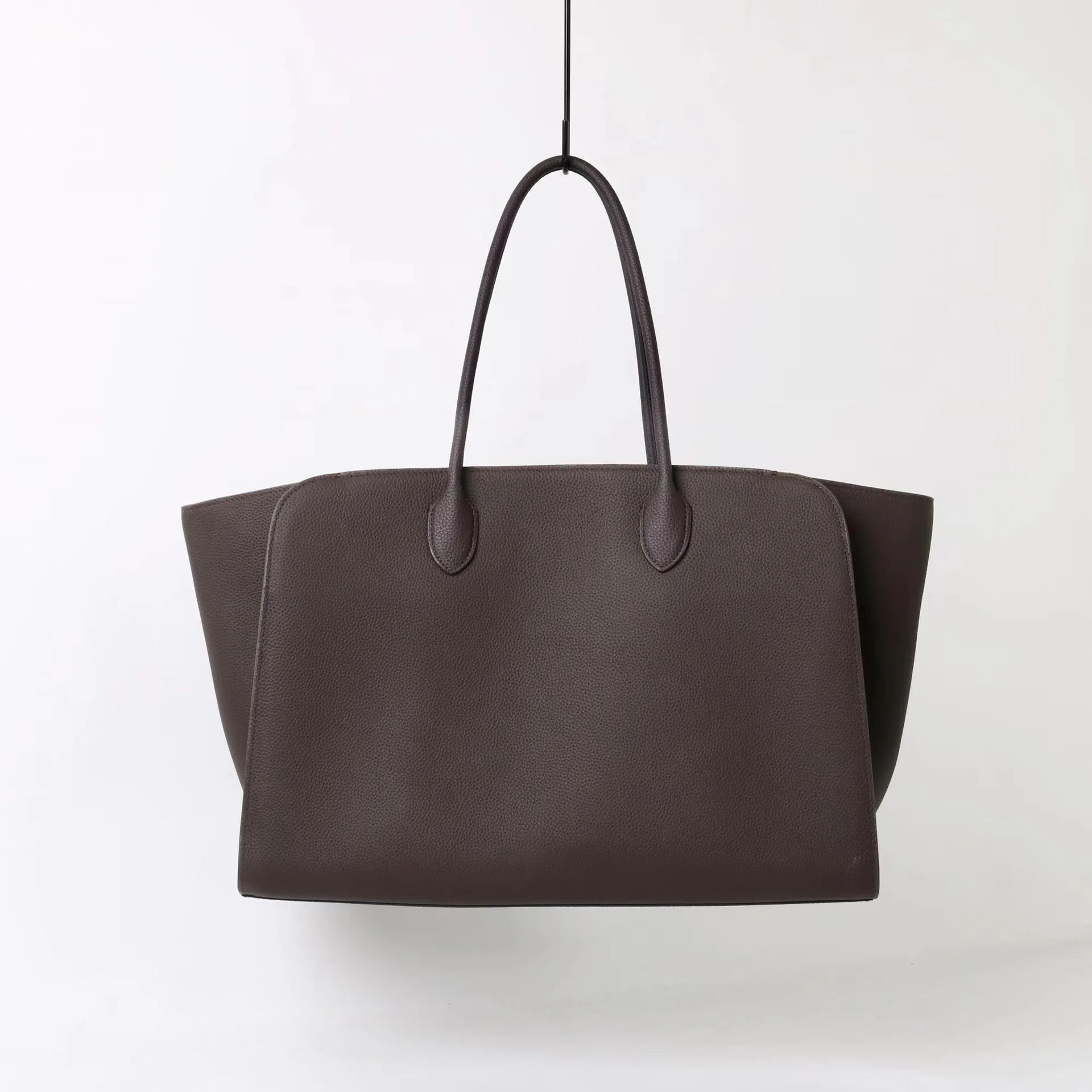 

Новинка 2025 года: большие европейские и американские сумки из воловьей кожи первого слоя Togo, сумки на ремне, женские сумки на крыльях, популярные высококачественные сумки