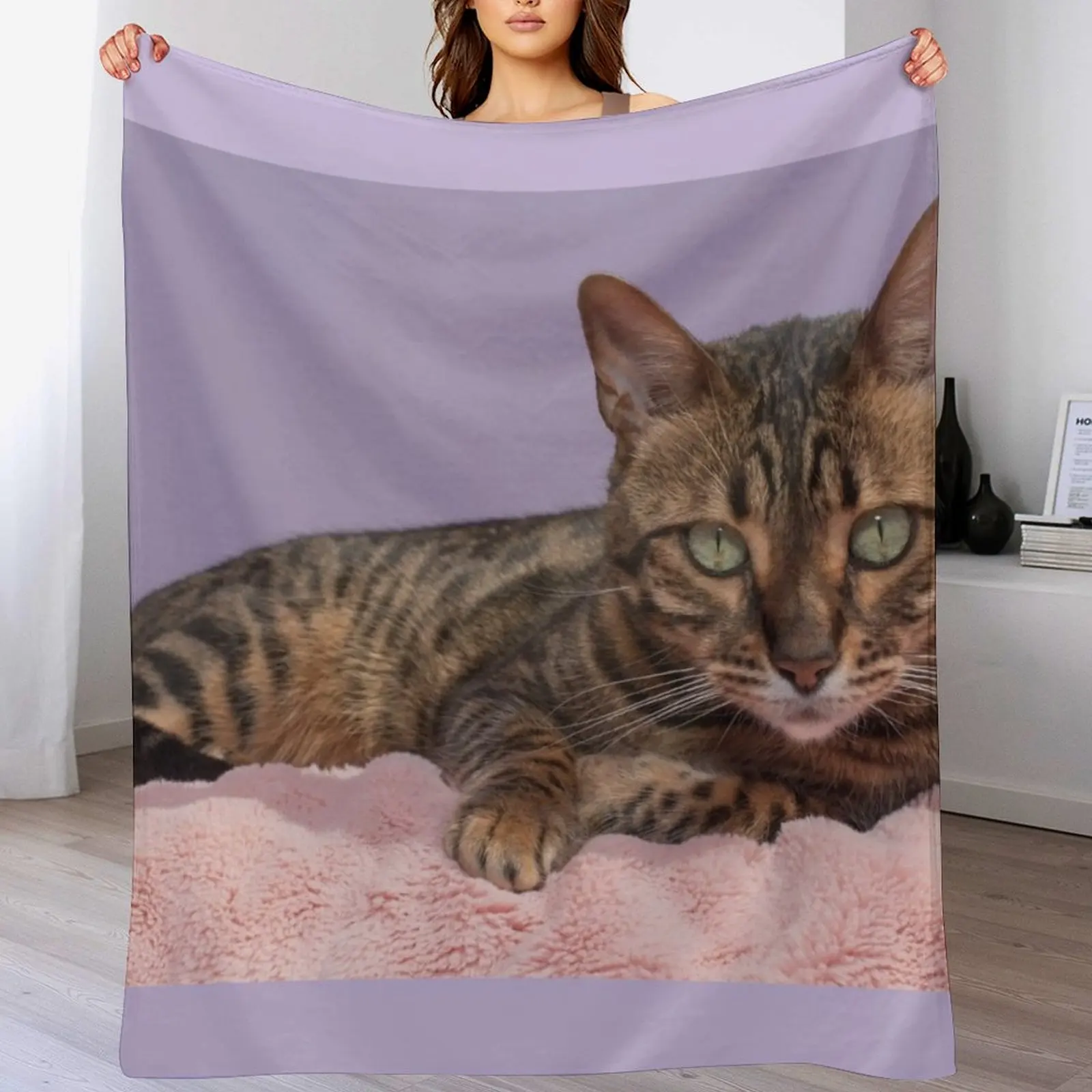 

Green eyes Throw Blanket Wrinkle Resistant Lightweight Blanket