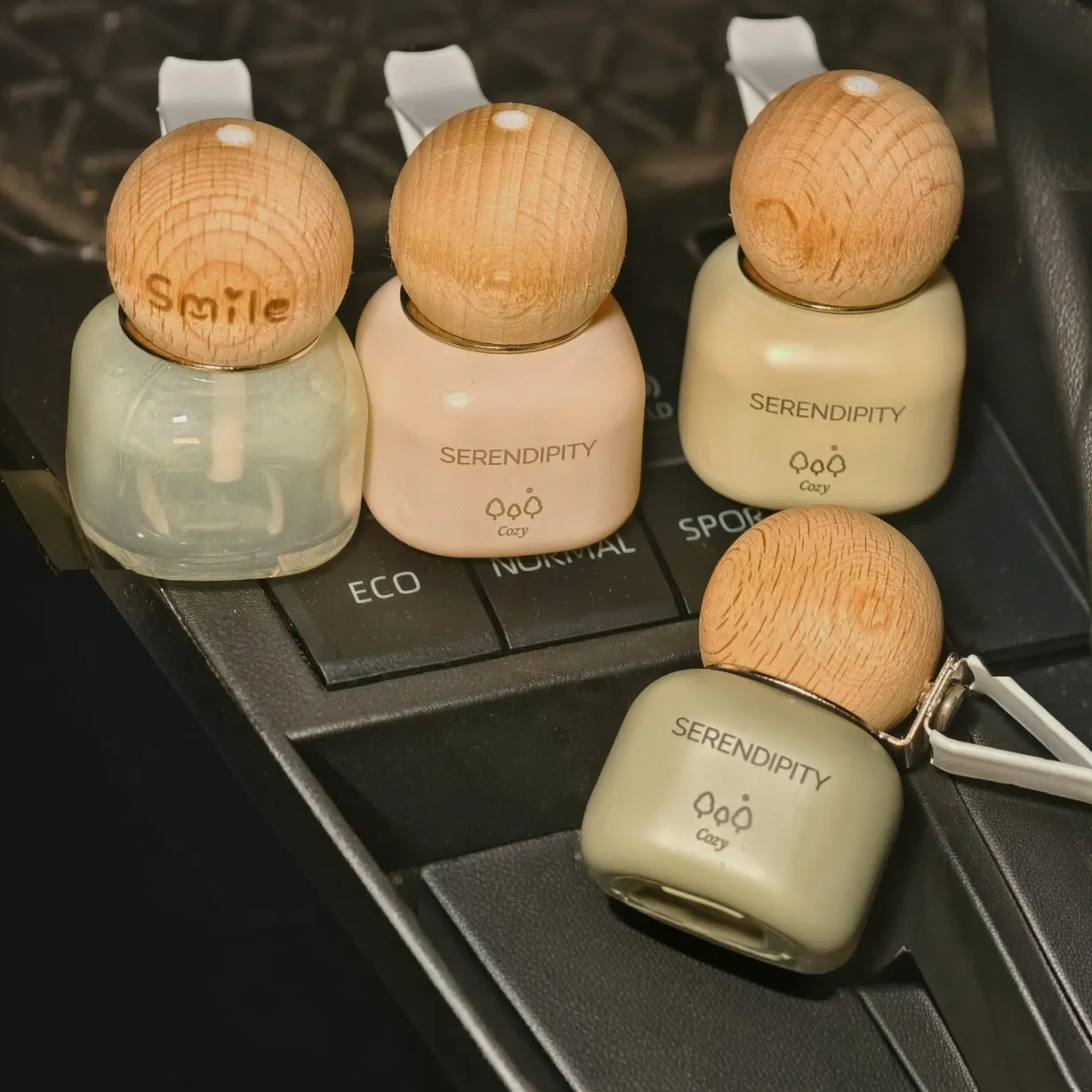 10ml Mini Square Car Air Freshener Bottle Wooden Ball Cap Empty Essential Oil Diffuser Bottle Auto Hanging Fragrance Container