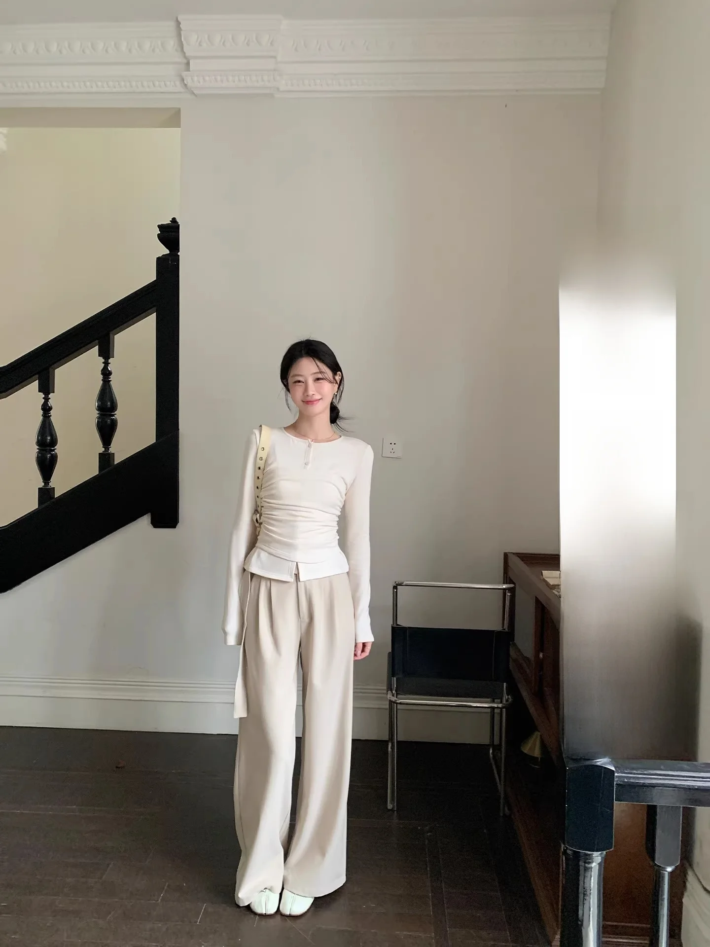 

Брюки повседневные JeJuna Clay Art с ручной вышивкой, цвет хаки, топ-труба, корейский стиль, женские, облегающие, с высокой талией, длинные, с круглым вырезом, цвета тан.