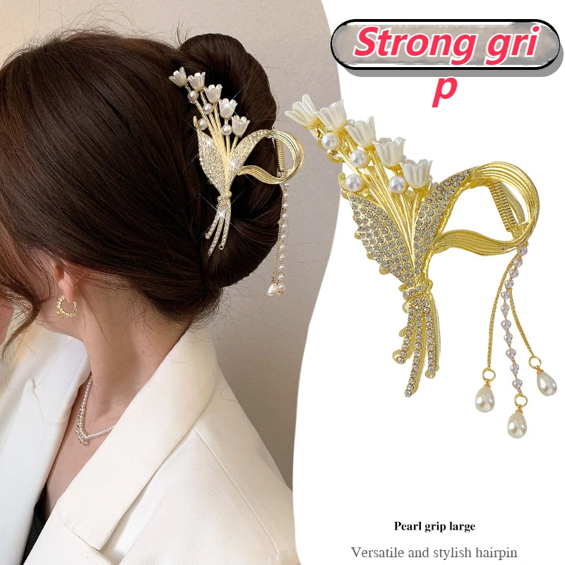 

Высококачественная заколка с бриллиантовой акулой и кисточками на заколке для волос с пшеничным жемчугом на затылке