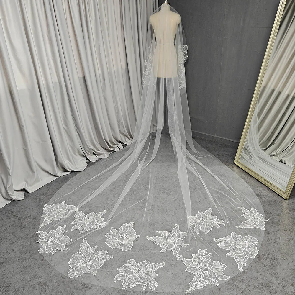 

Beautiful Lace Wedding Veil 3.5 Meters Long Bridal Veil with Comb Real Photos Single Tier Ivory Veil Customized Veil