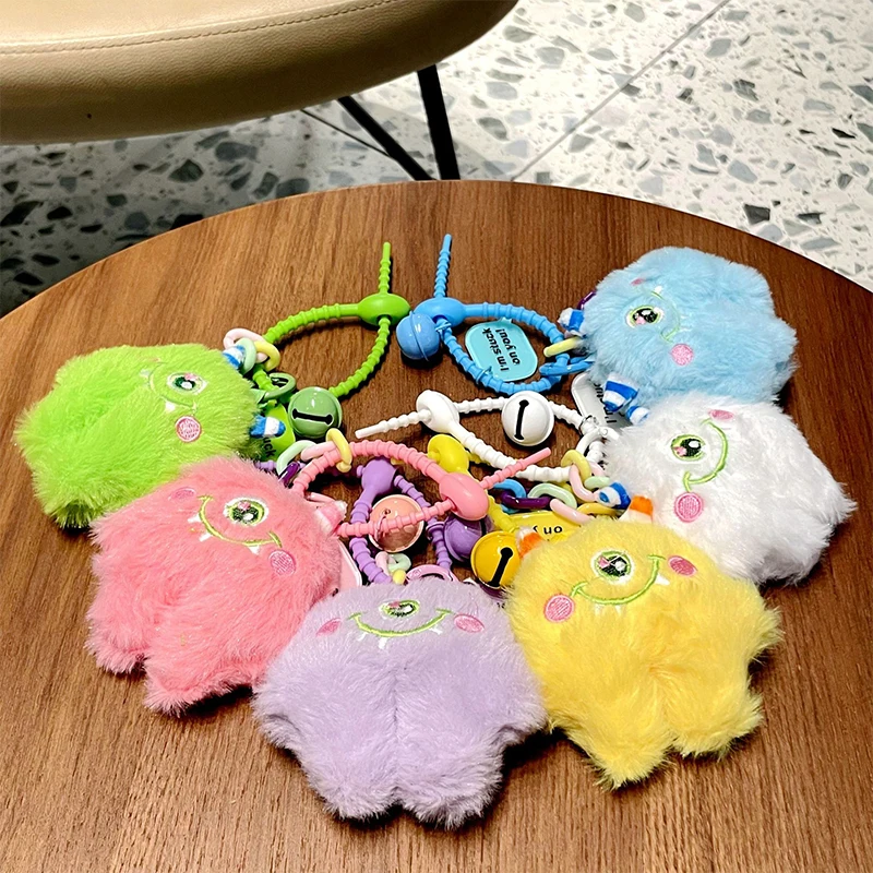 Llavero con colgante de pequeño monstruo de felpa de dibujos animados creativos, adornos, accesorios para bolso de mujer