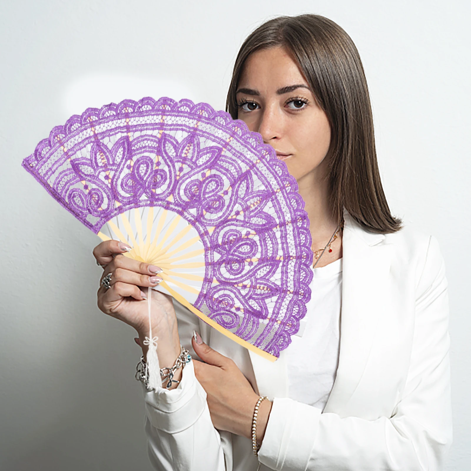 

Elegant Vintage Lace Folding Hand Bamboo Frame Portable For Wedding Party Decor Handheld Fan For Women Dance Props Retro Court