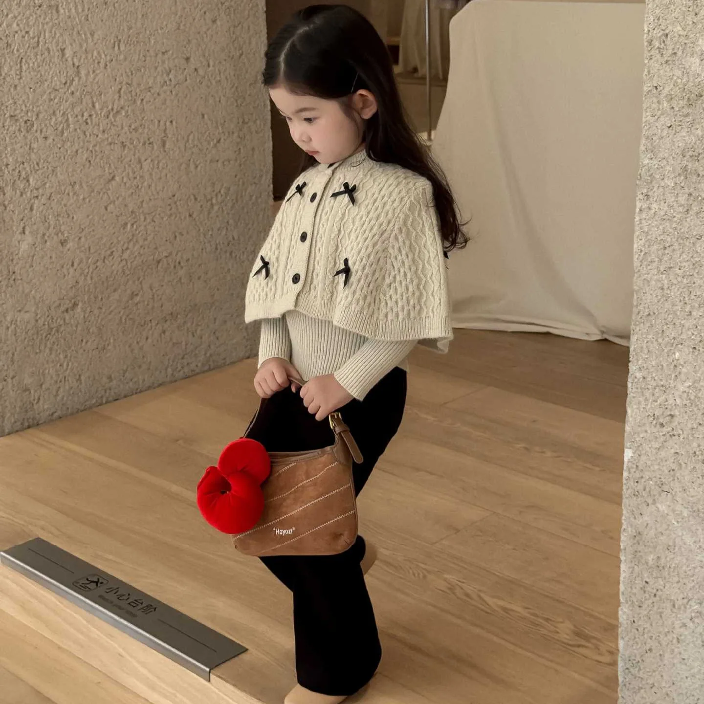 Autumn Winter Kids Girls 2PCS Clothes Set Knotbow Retro Sweater Cape For Babys Girls Black Velvet Little Girls Bell-pants Outfit