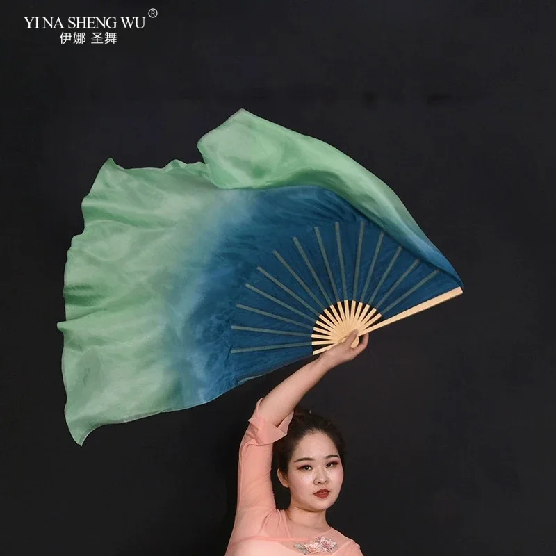 中国民俗グリーングラデーションカラーシルクファン、ダンスパフォーマンス用、竹骨ロングハンドベリーファン、ベール付きステージショー小道具