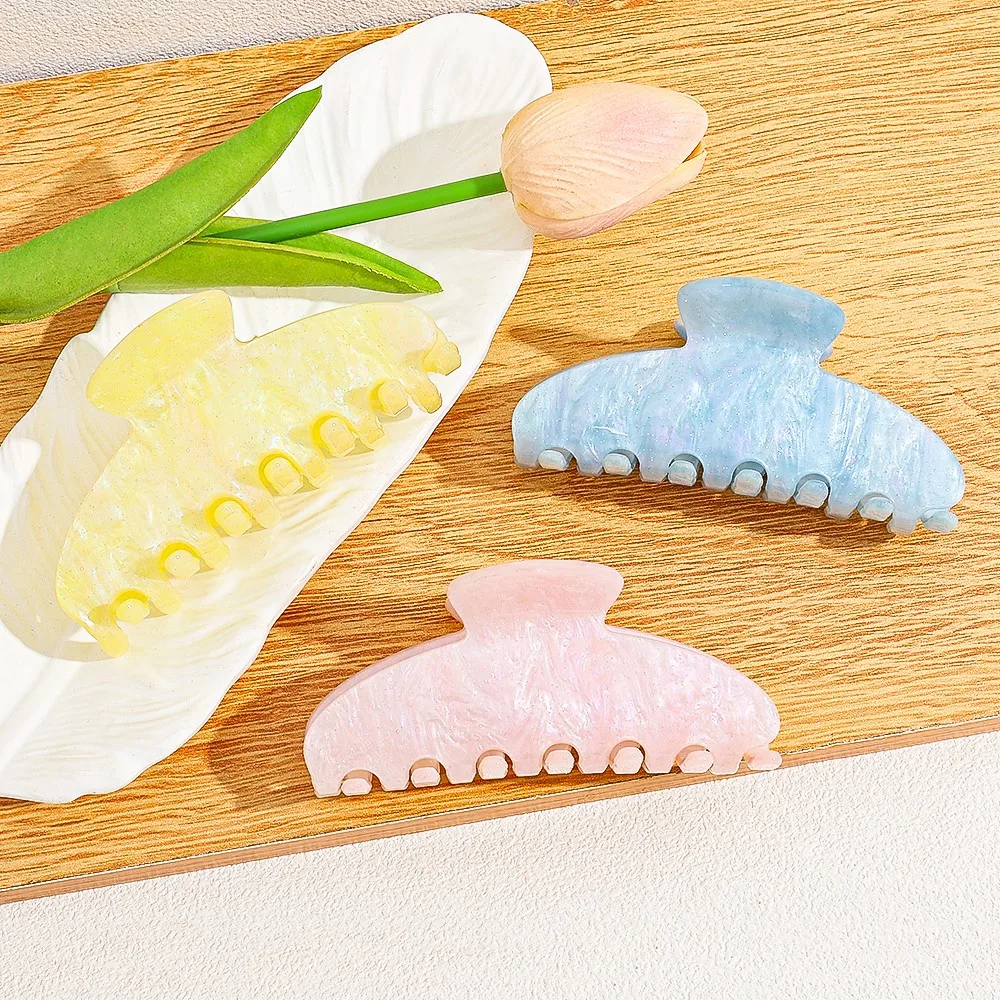 

Japanese-made acrylic hair claw clips, decorative hair accessories with strong gripping power