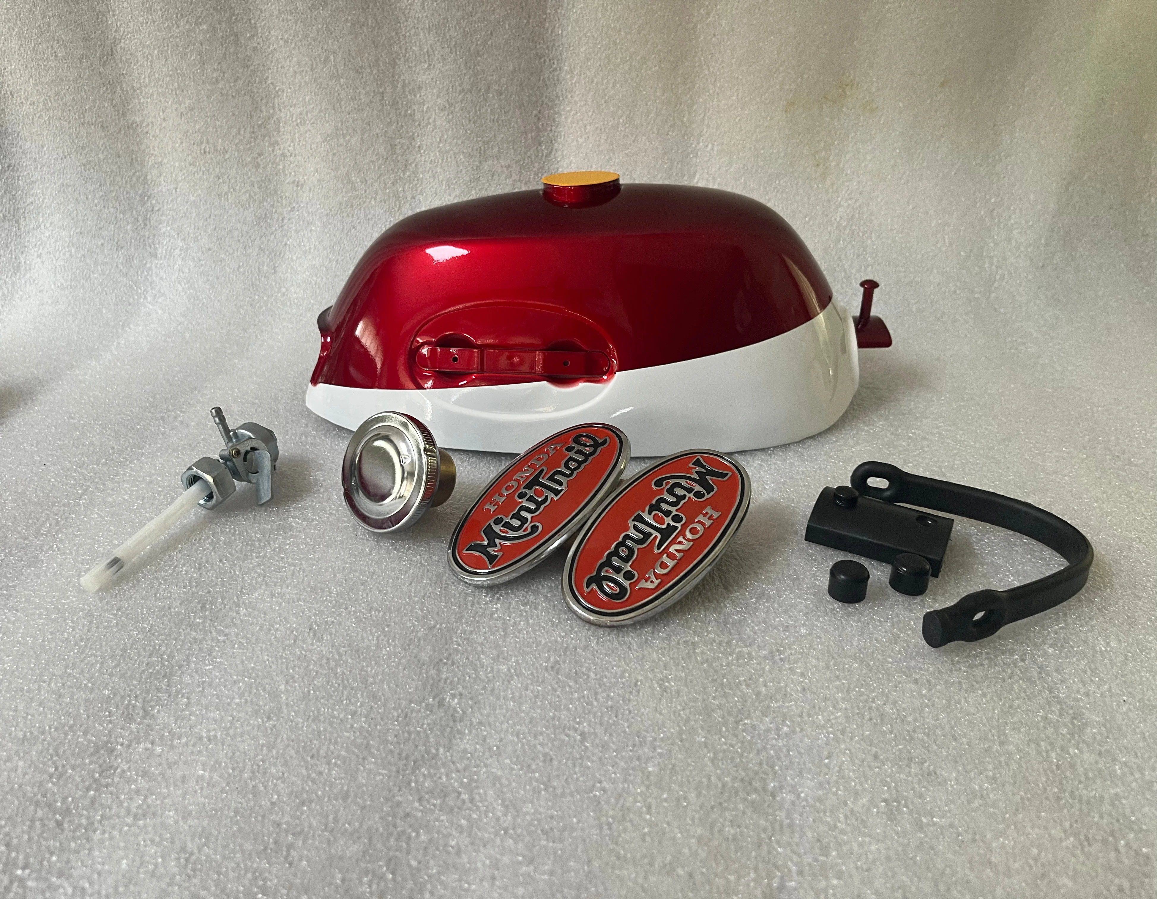 Fuel tank Set for Z50a K2 1970-1971 with Emblem