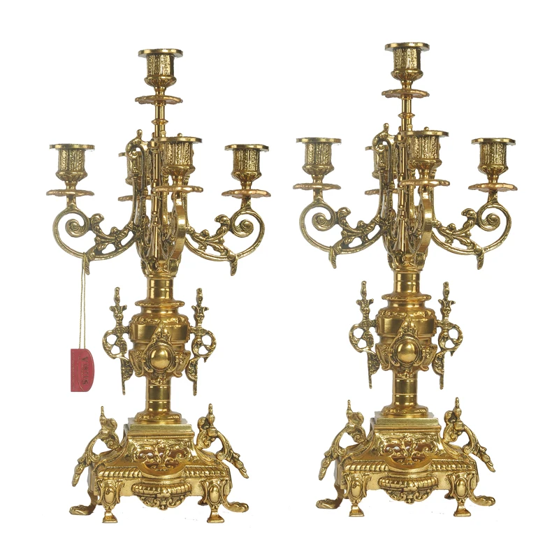 A pair of candlesticks, retro all-copper candlestick ornament in the living room entrance