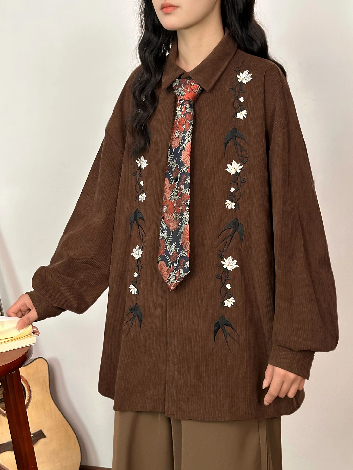 

Original American Retro Embroidered Corduroy Long Sve irt Women's Loose Sle Autumn Faion Streetwear Polyester Fiber