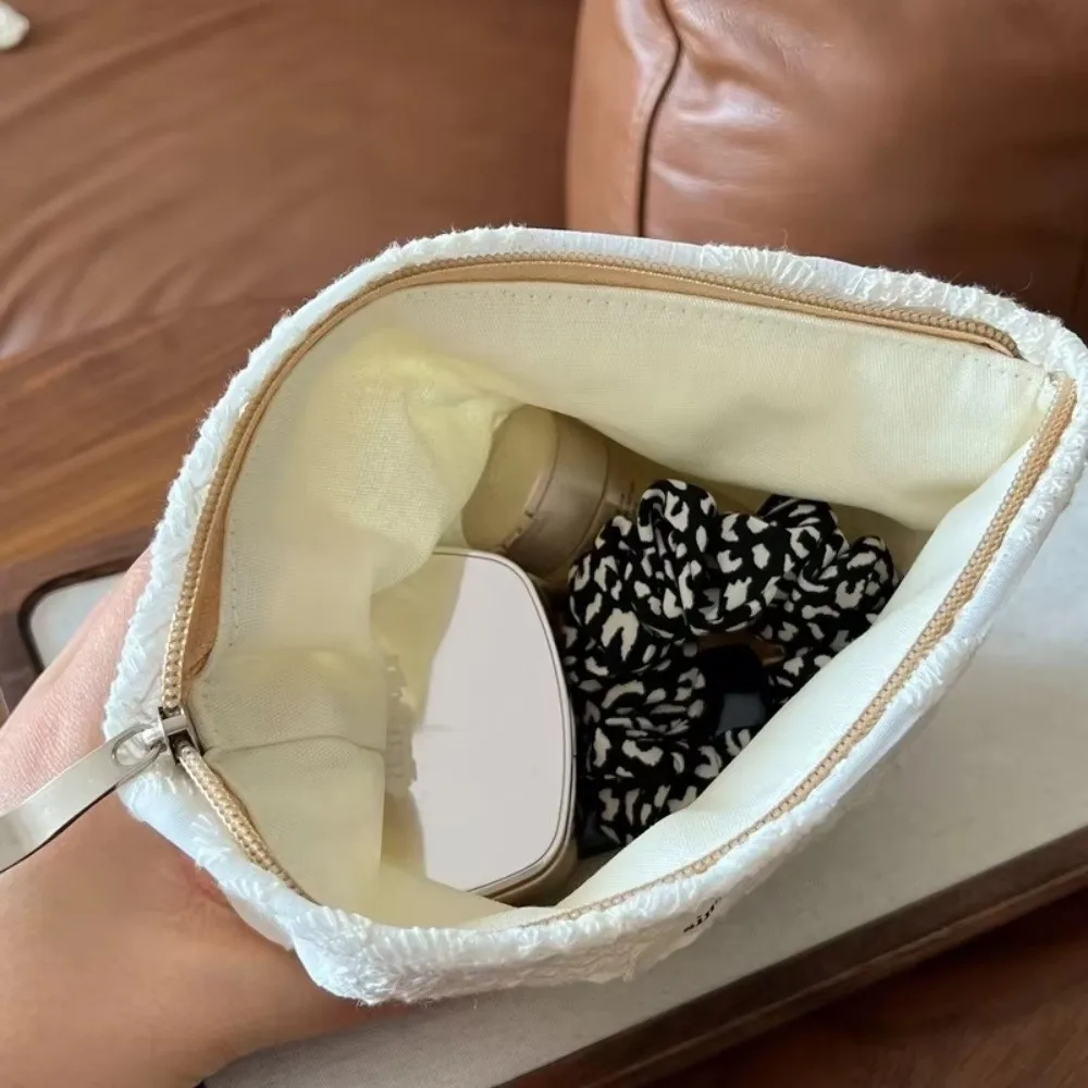 حقيبة مكياج دانتيل بيضاء محمولة بسحّاب، حقيبة مستحضرات تجميل متعددة الأغراض مقاومة للماء، تخزين سماعة الرأس أثناء السفر #1