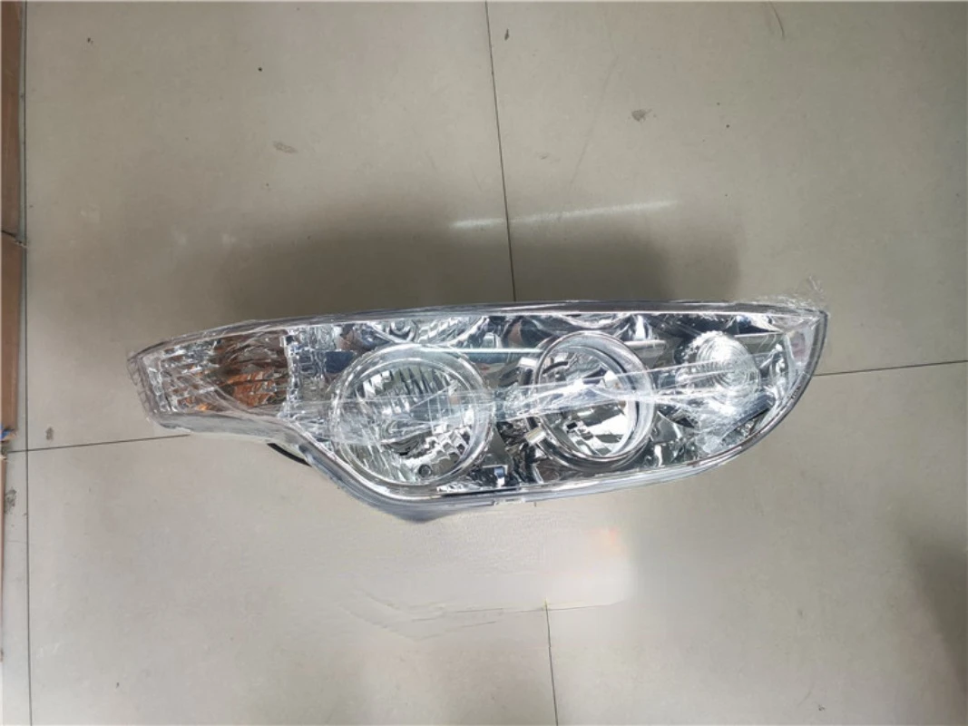 Original Factory Genuine Goods Applicable to Xiamen Jinlv Bus Xml6897j33 Headlight Headlight Assembly