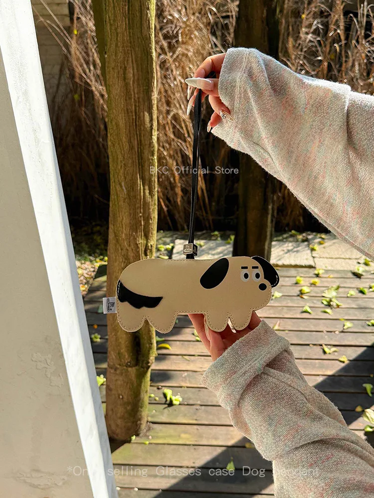 Cute Dog Leather Glasses Case Handmade Saddle Stitched Sunglasses Pouch Bag Charm for All Eyewear Original design gift