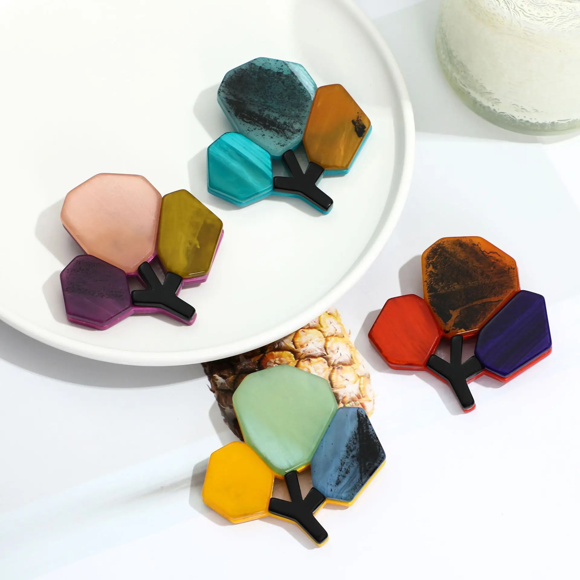 

DIY accessories Korean new niche acrylic branch brooch, simple design creative corsage light luxury fashion jewelry wholesale