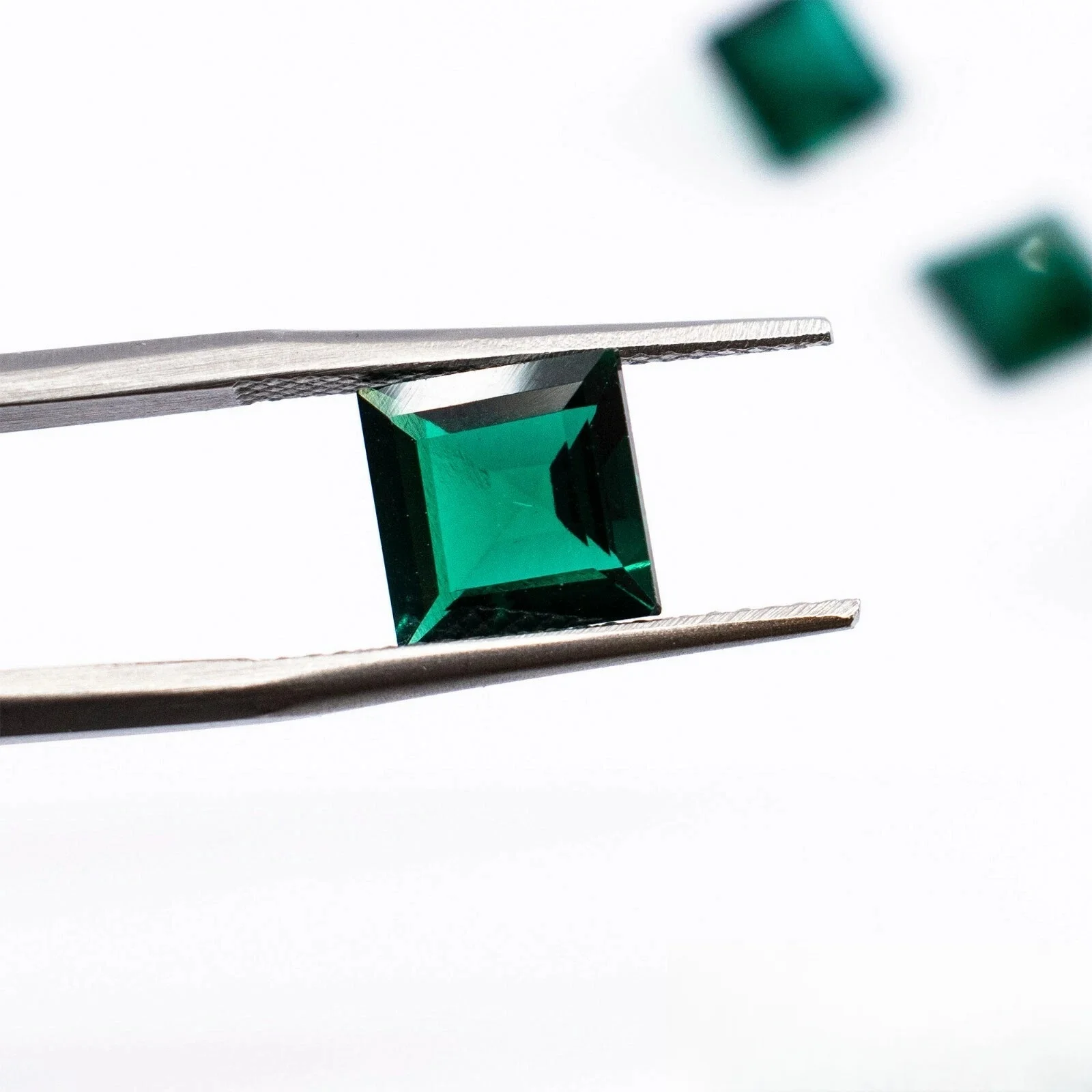

Lab Grown Zambian Emerald Hydrothermal Hand Cutting Square Shape Natural Cut Loose Green Gemstone for Ring Necklace Pendant