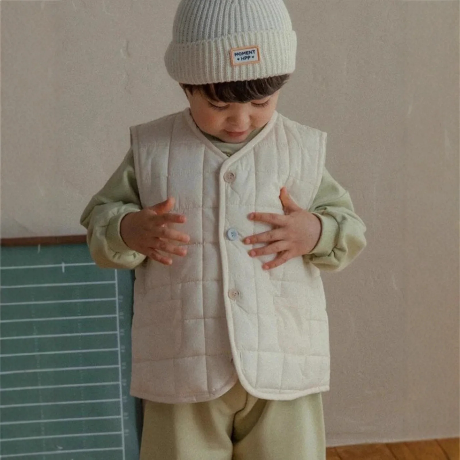 

2025 Winter New Baby Sleeveless Vest Solid Infant Boys Warm Vest Infant Girl Cotton Cardigan Children Casual Clothes