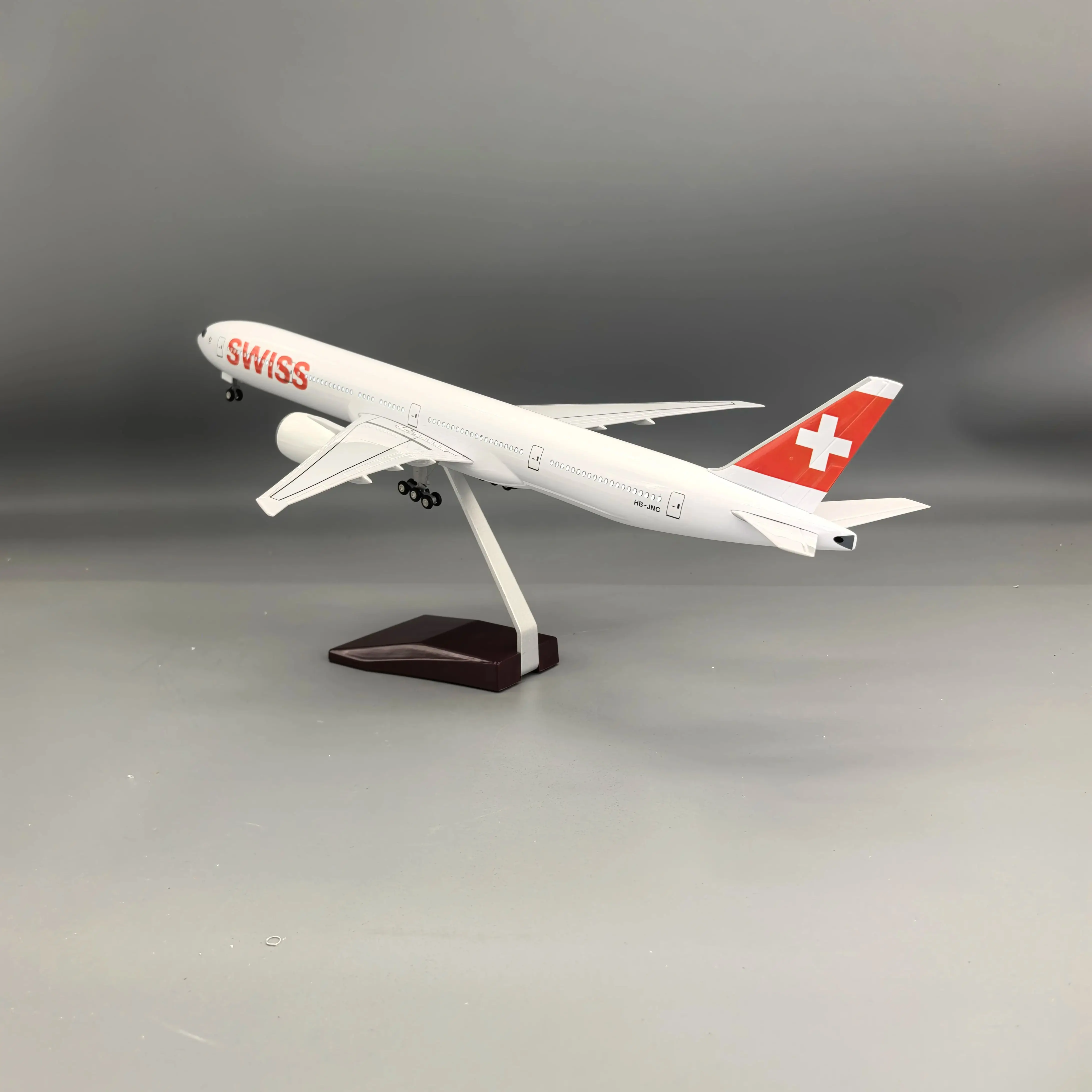 1/157 Scale Plane B777 swiss airlines Simulation Resin Finished Model Collectible Gift Airplane diecast With LED Light & Wheels