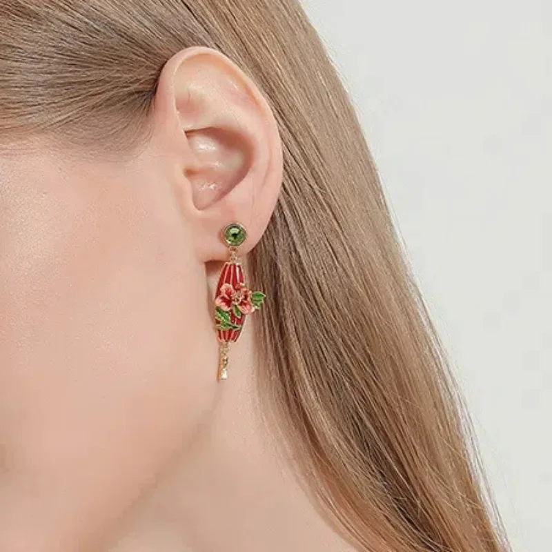 السنة الجديدة الصينية-شيك العرقية نمط الفاوانيا الحمراء فانوس أقراط طويلة النمط الوطني الرجعية شخصية الدوبامين يرتدي المجوهرات