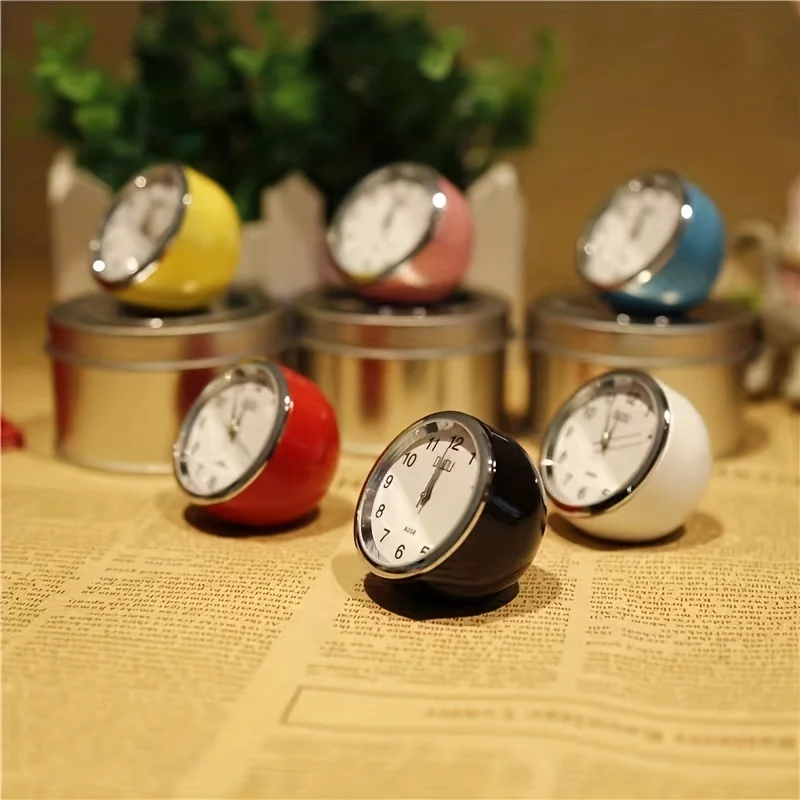 Mini quartz table clock for men and women, desktop decoration, portable, simple and creative, silent bedside student car watch