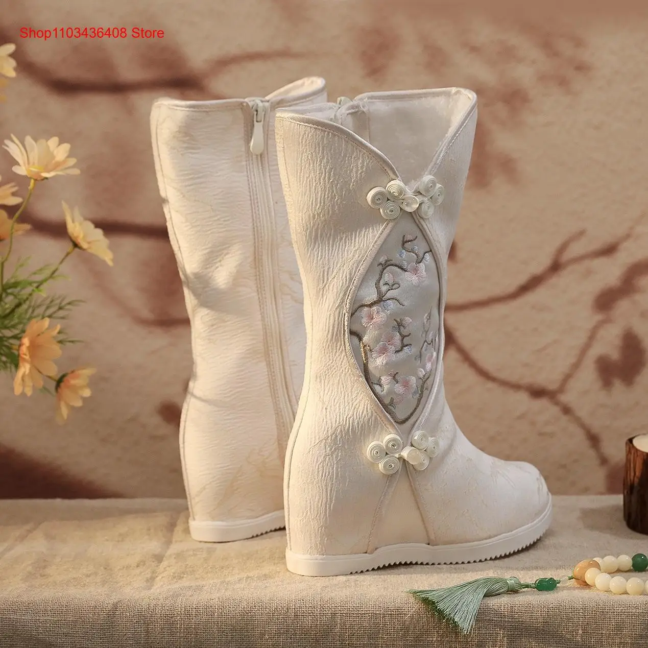 Autumn Ink Painting Far Mountain National Embroidered Boots Hanfu Paired with Ancient Costume Interior Height Boosting Boots