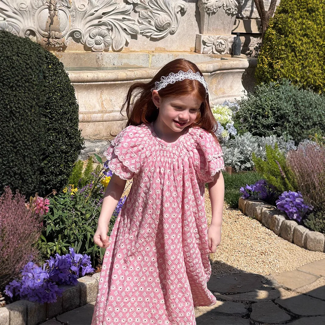 

Корейское кружевное платье с летящими рукавами для девочек, платье с цветочным принтом для девочек, новинка лета 2021, платье в стиле ретро с вышивкой для девочек