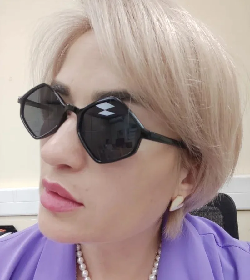 2024 Sunglasses Women Rhombus clear blue Sun glasses Irregular Vintage Small Frame Goggle Uv400 Ladies Oculos Gafas De Sol