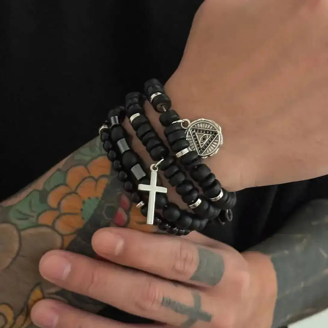 KunJoe 4 Teile/satz Vintage Schwarz Holz Acryl Perlen Armband für Männer Ethnischen Stil Geometrie Dreieck Kreuz Anhänger Charm Armband