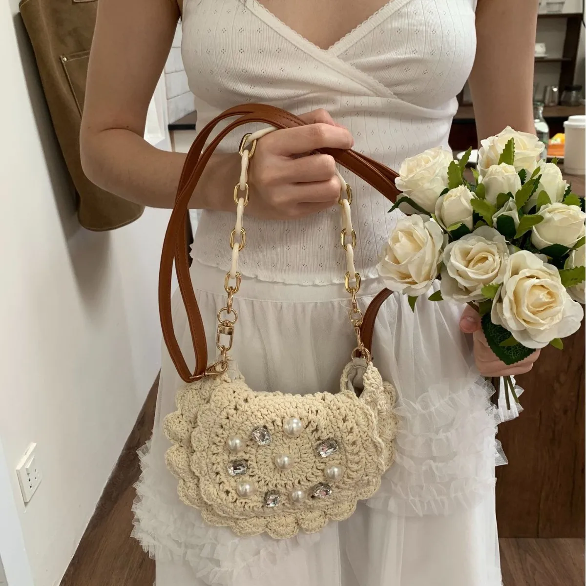 pearl-diamonds-beach-bags-for-women-acrylic-chains-shoulder-bag-bohemian-paper-rope-straw-bag-round-woven-handbags-and-purses