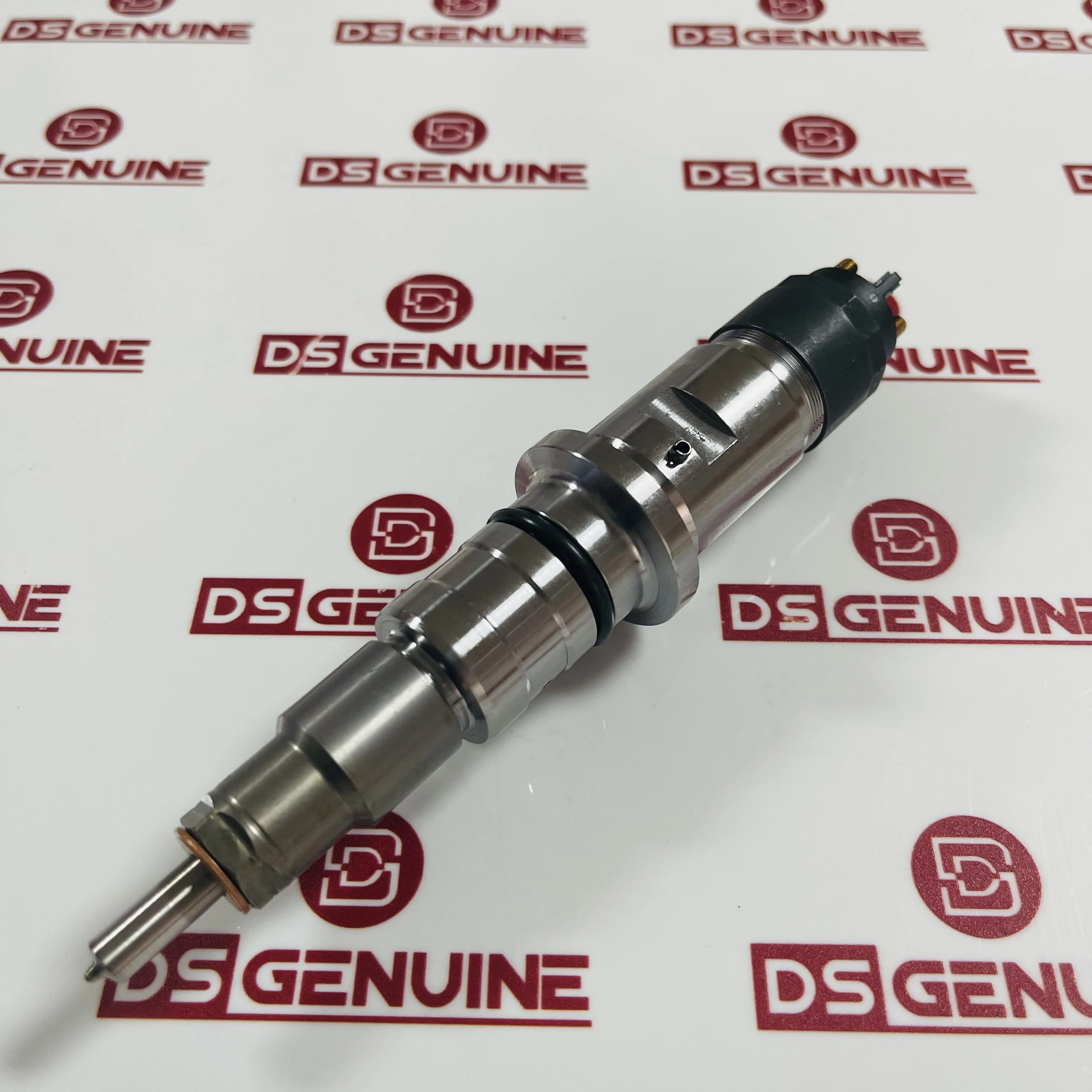 Original New DCEC ISDE Diesel Fuel Injector 5268408 0445120289