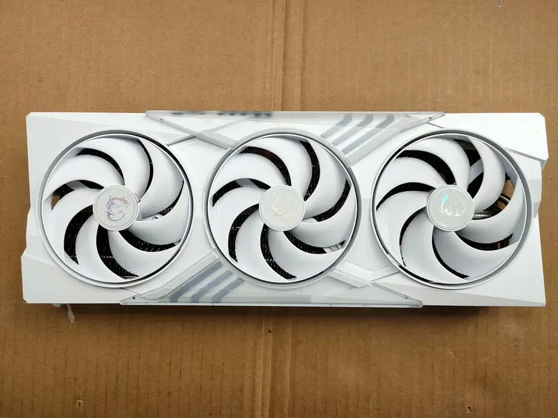 

Радиатор кулера для графической видеокарты MSI RTX5070ti