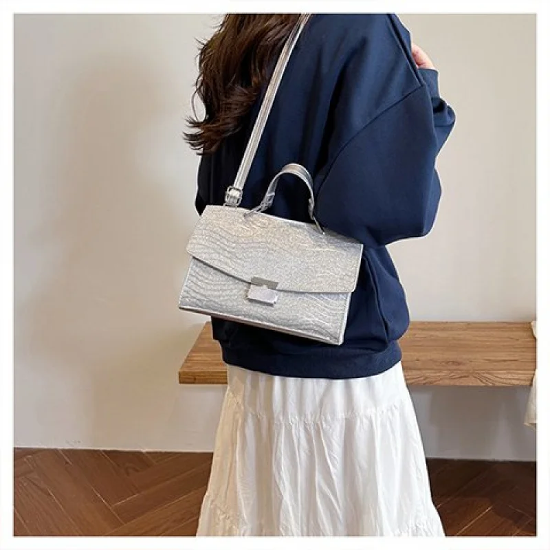 

Luxury Elegant Classic Designer Paris Fashion Inspired Tote Bag For Women Featuring Solid Color And Commuter Style