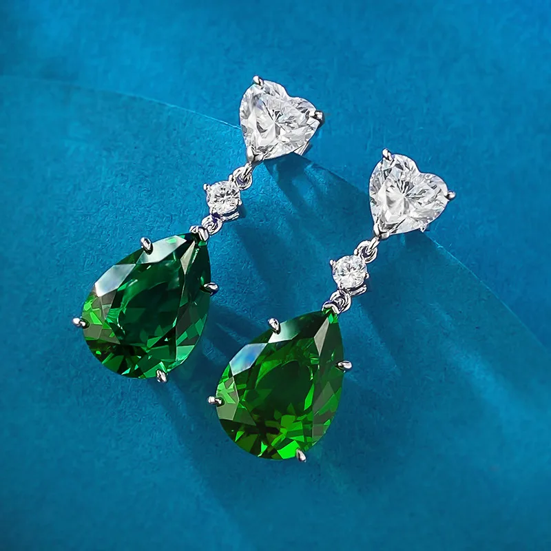 

2024 New European and American High Carbon Diamond Pear Shaped Water Droplets 10 * 14 Green Diamond Earrings and Earstuds Cross