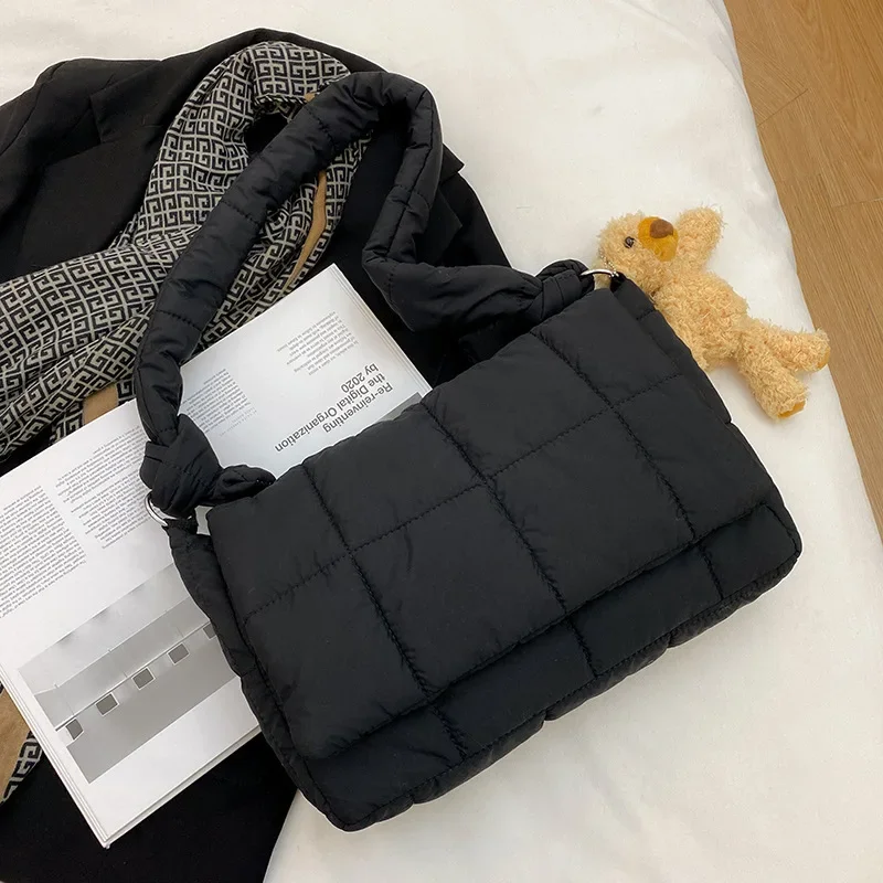 

Winter Overlarge Cotton Women Shoulder Bag Nylon Quilted Crossbody Bag Designer Down Padded Messenger Bags for Women Big Tote