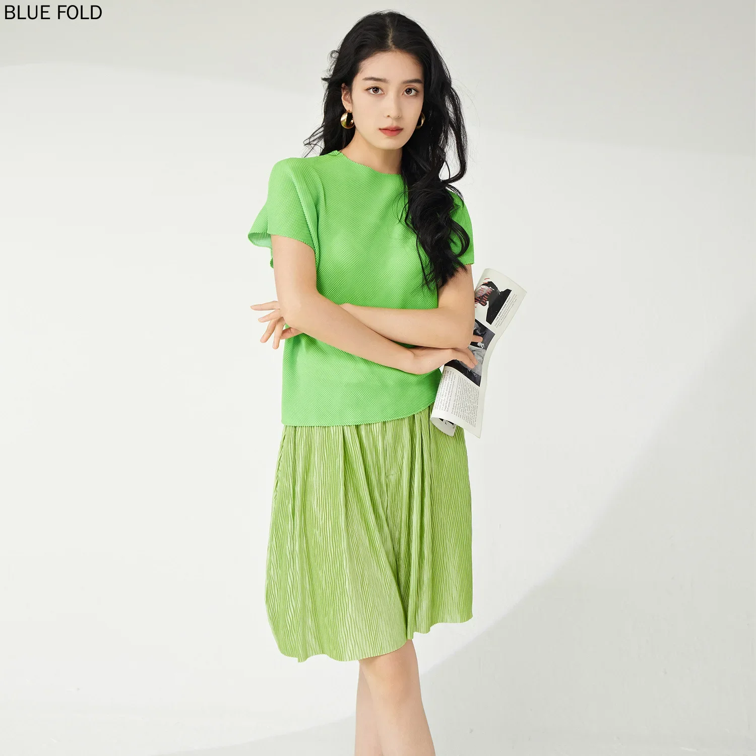 Miyake 반바지 캐주얼 여성 여름 짧은 바지 얇은 탄성 허리 느슨한 넓은 다리 바지 여름 여성 의류 PLEATS 반바지