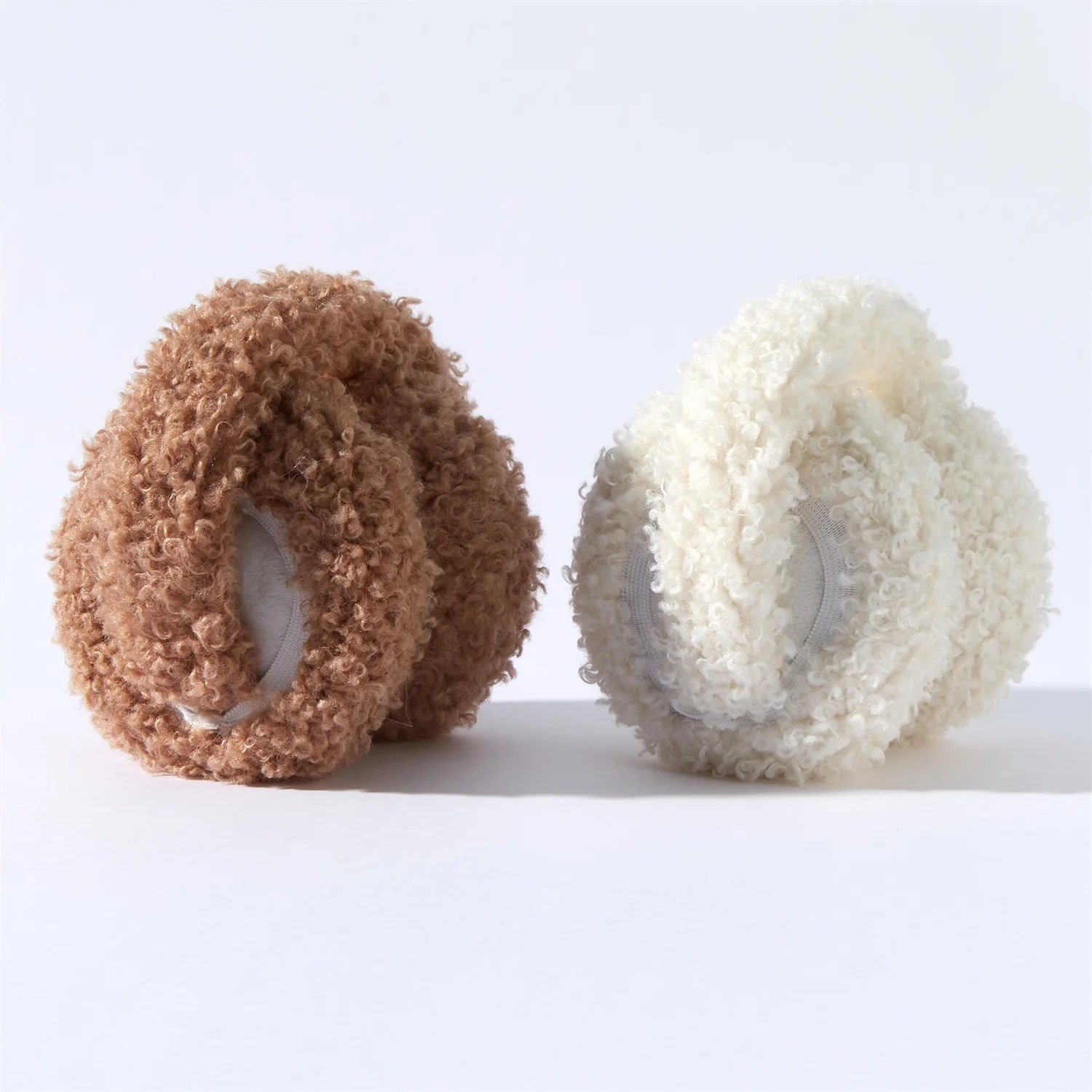 Anjj 2025 جديد مجعد أفخم غطاء للأذنين في الهواء الطلق يندبروف الدافئة طوي امرأة رجل غطاء للأذن موضة الشتاء اكسسوارات