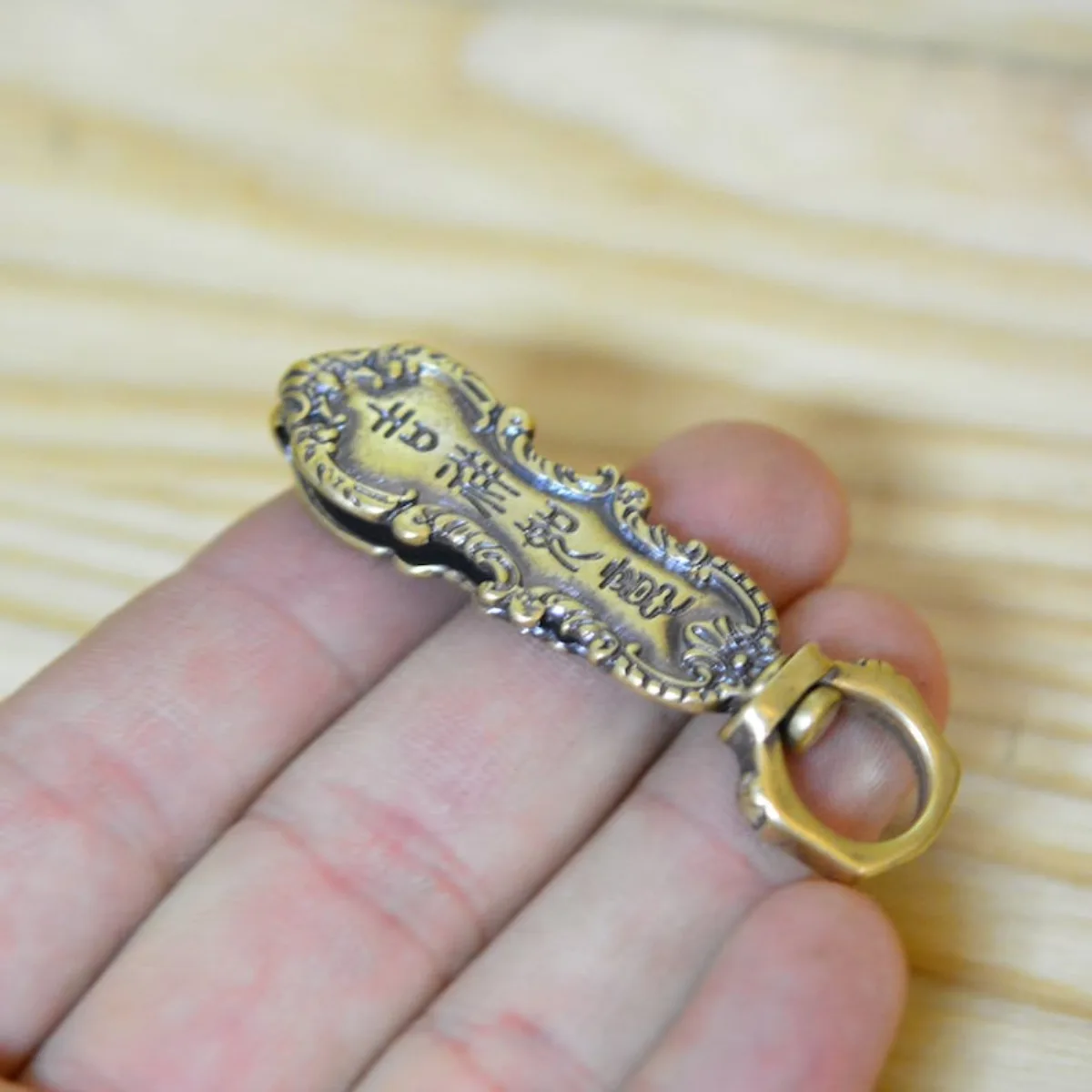 ONE Antique Brass Indian Feather Japanese Good Luck Belt Clip on Swivel Key Chain Keychain Keyring Hook