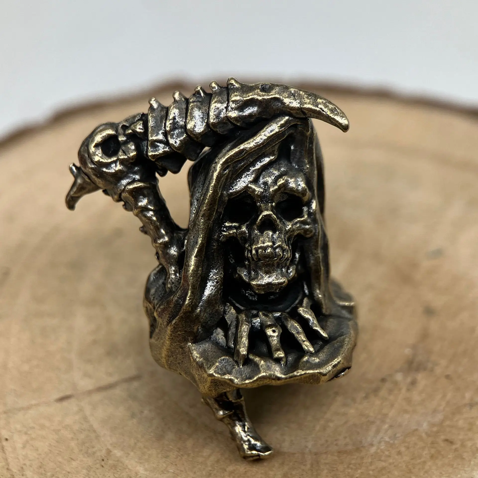

Skull sickle Knife Beads EDC Wear Paracord Tools Brass Copper Lanyard Pendants Character Style Key Rings DIY Accessories