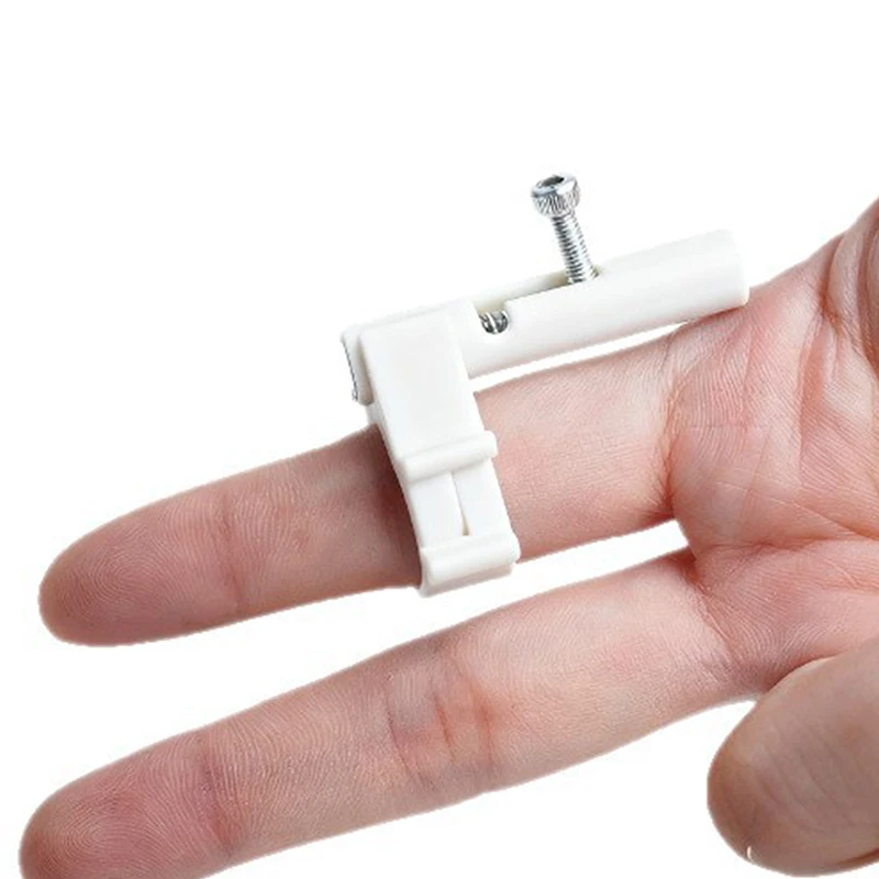 

Finger Ring Decompression Artifact Game Toy Keychain Launcher Model Keyring For Boys Children Toy Accessories Stress Relief Gift