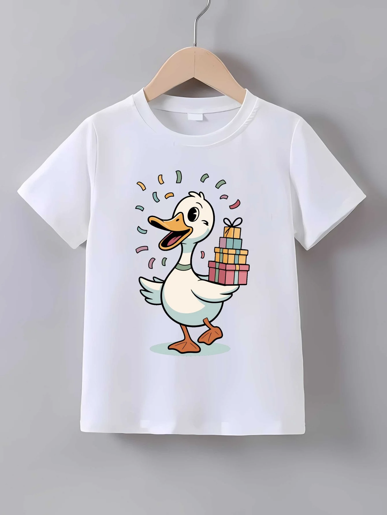 Cute Duck With Gift Boxes Confetti Print T Shirt Family Matching Outfit Boys Girls Kids Short Sleeve Cartoon Children Daily Tees