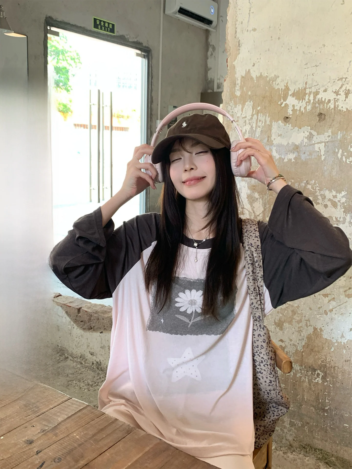 Loose Long Sleeve Women's T-shirt Sun Protection Thin Design Sensation Cover up Trendy Commute Style Creative Print round Neck